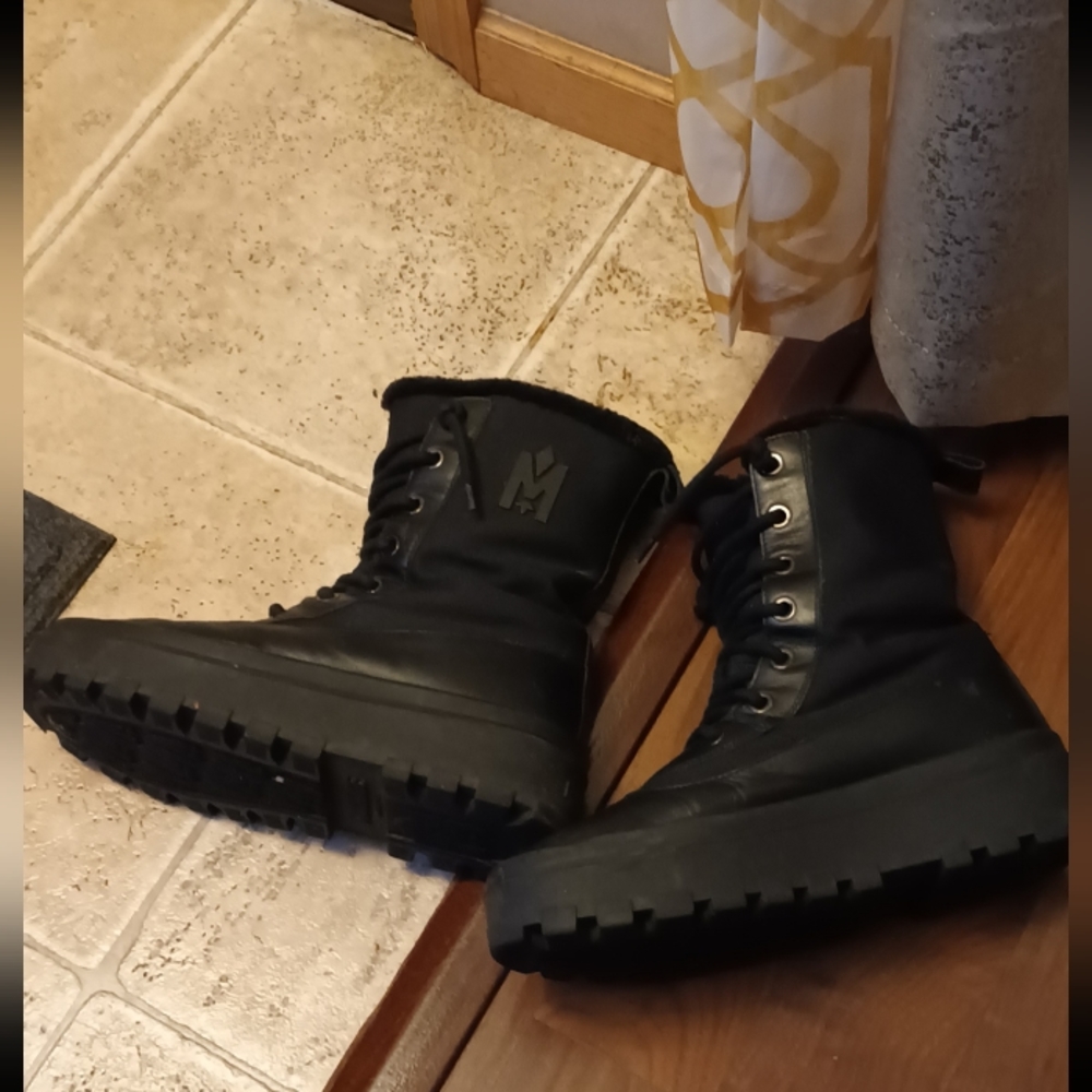 Mackage  winter boots size 41